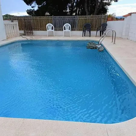 Big Lawn Four-bedroom House,spacious Room, In Of Music, Near Equestrian Center,outdoor Fun