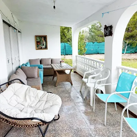 Big Lawn Four-bedroom House,spacious Room, In Of Music, Near Equestrian Center,outdoor Fun