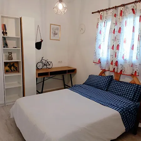 Holiday home Big Lawn Four-bedroom House,spacious Room, In Of Music, Near Equestrian Center,outdoor Fun Lliria